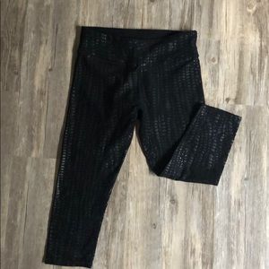 Fabletics black capri leggings size M